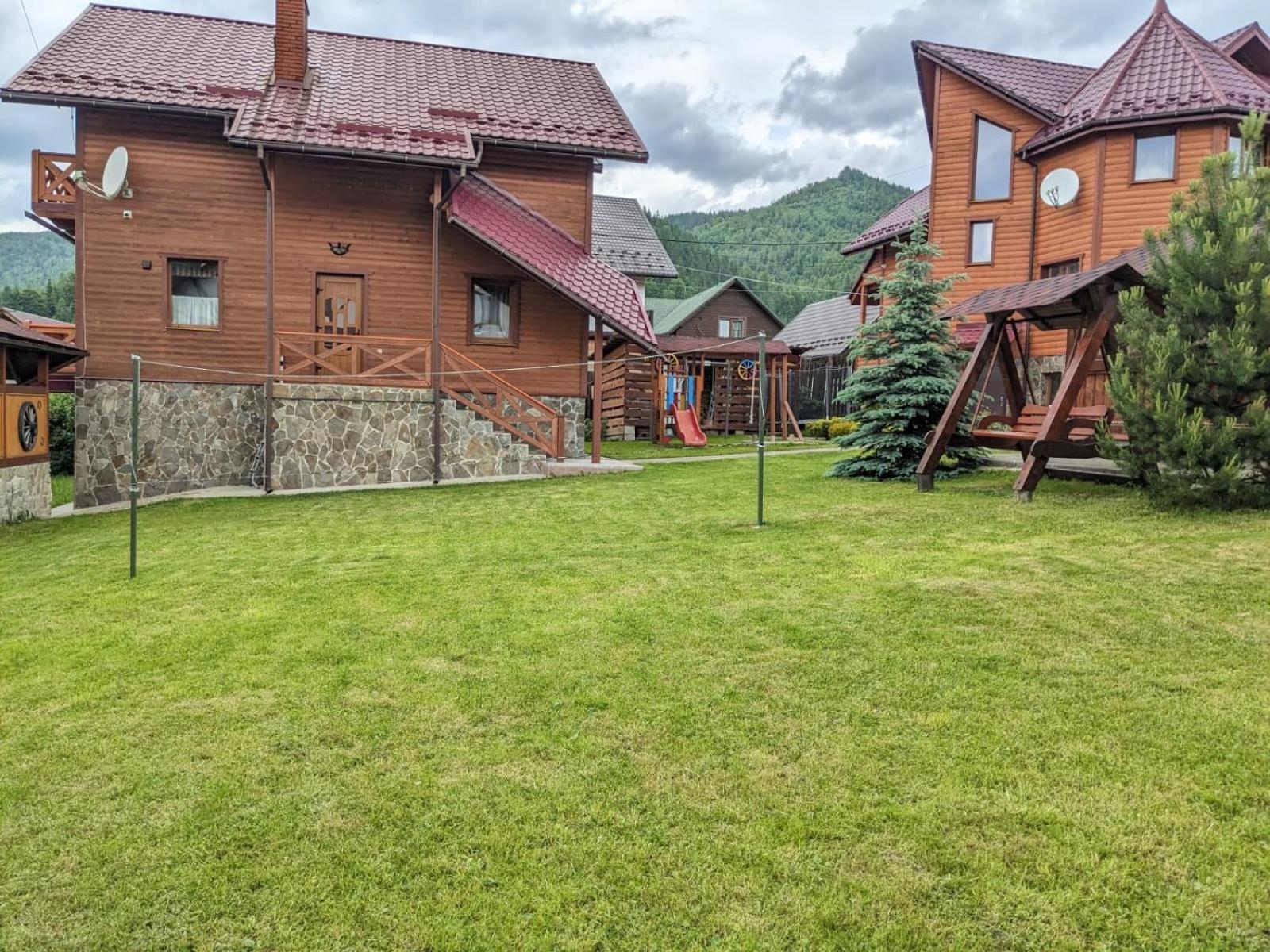 Hotel Aura Karpat Bukovel Esterno foto