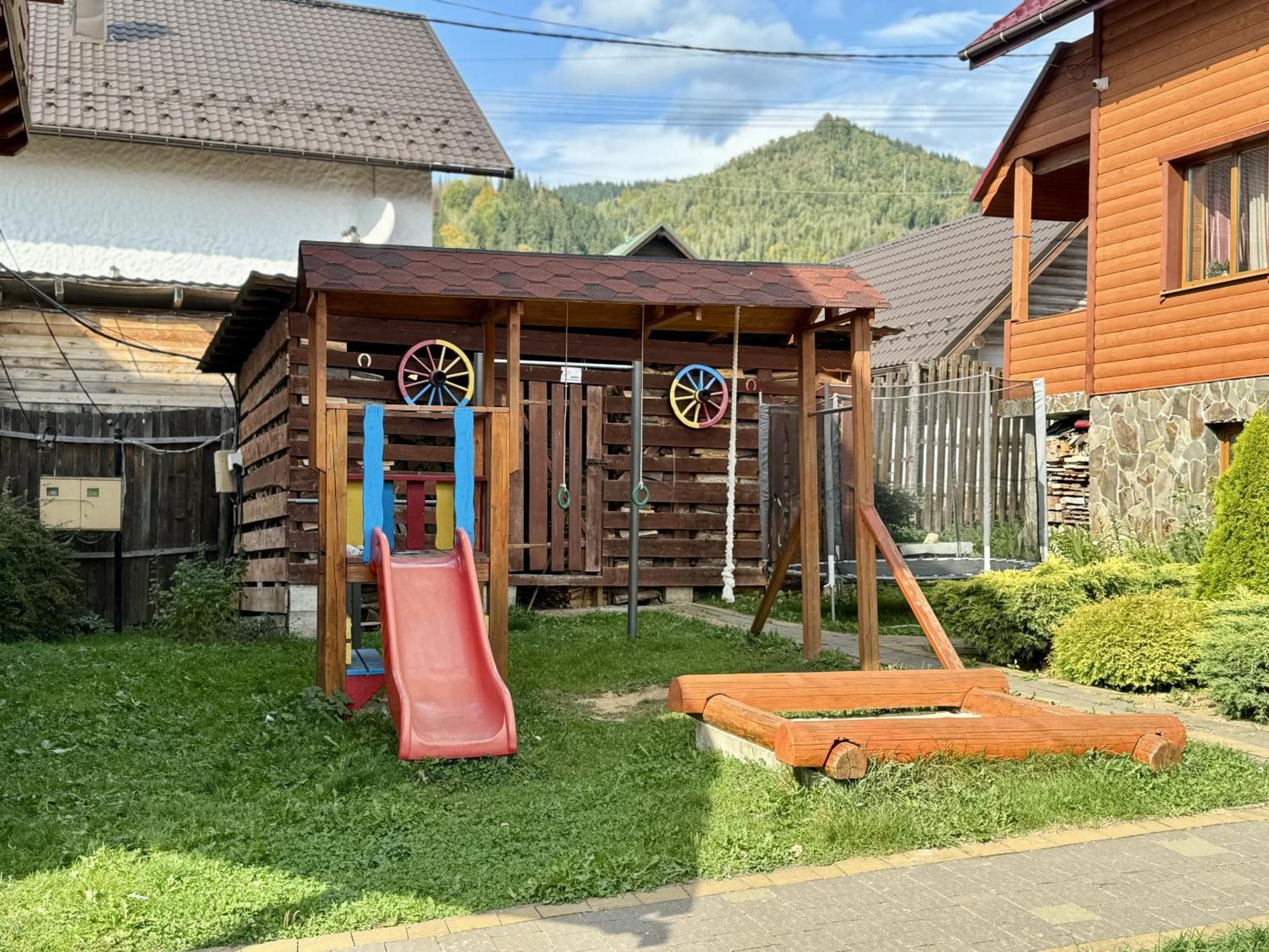 Hotel Aura Karpat Bukovel Esterno foto