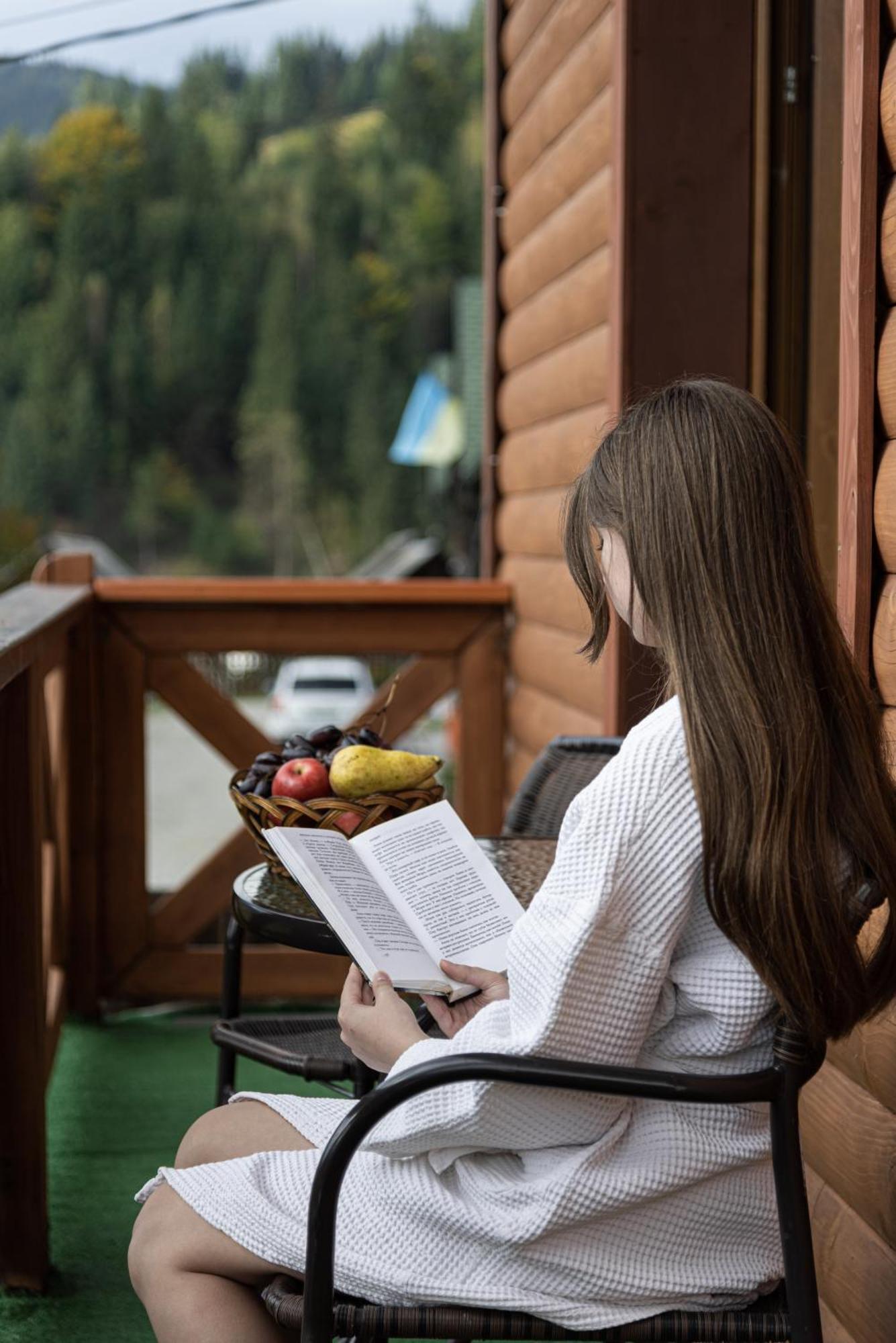 Hotel Aura Karpat Bukovel Esterno foto