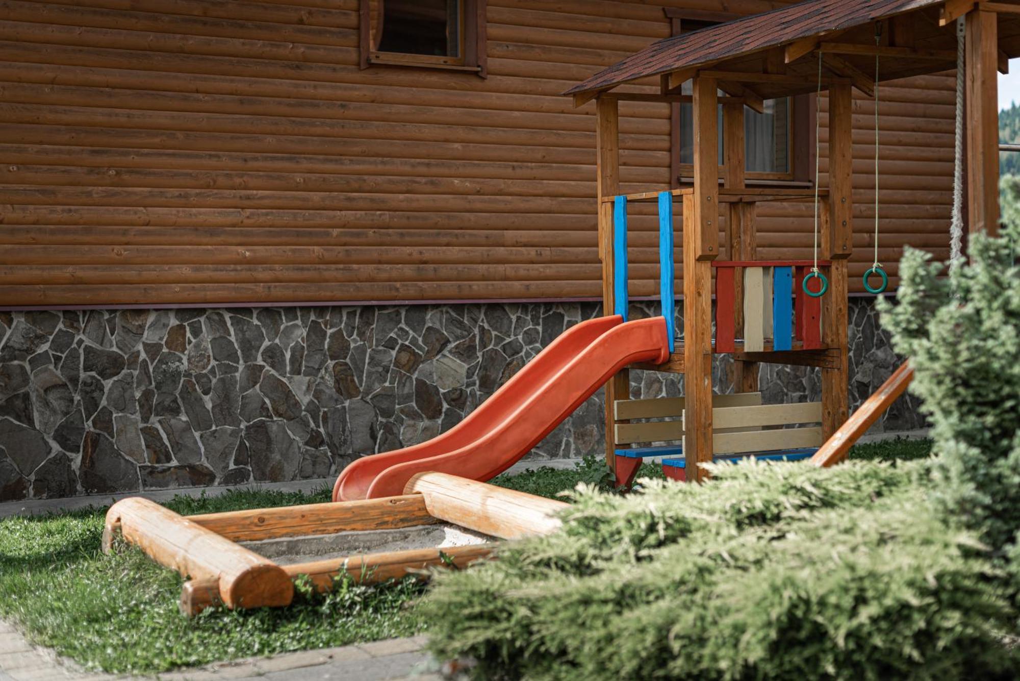Hotel Aura Karpat Bukovel Esterno foto