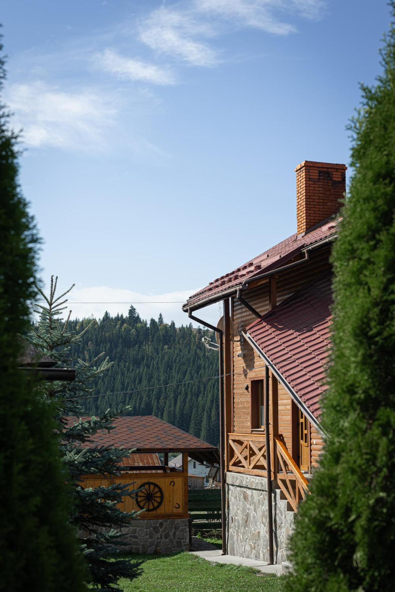 Hotel Aura Karpat Bukovel Esterno foto