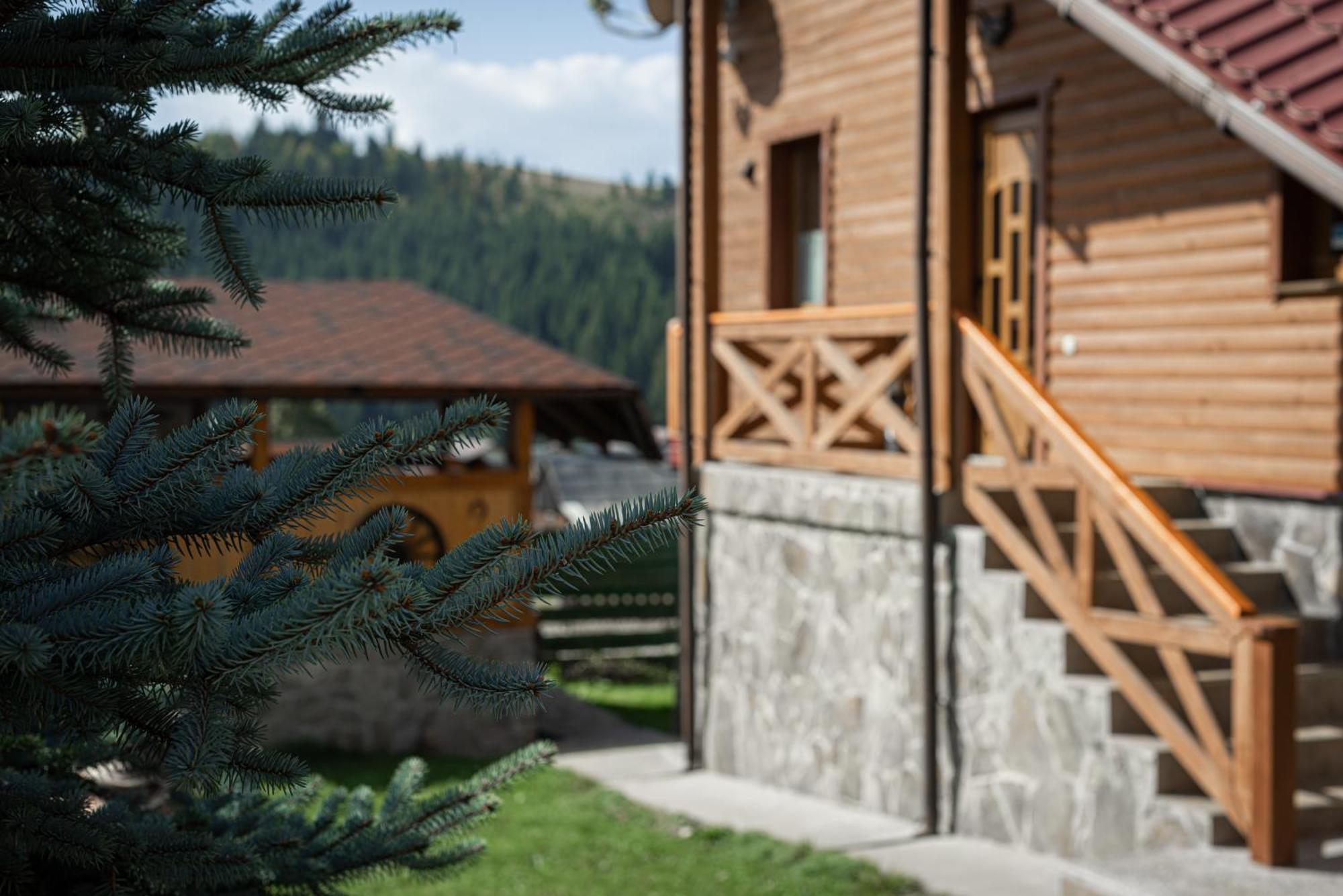 Hotel Aura Karpat Bukovel Esterno foto