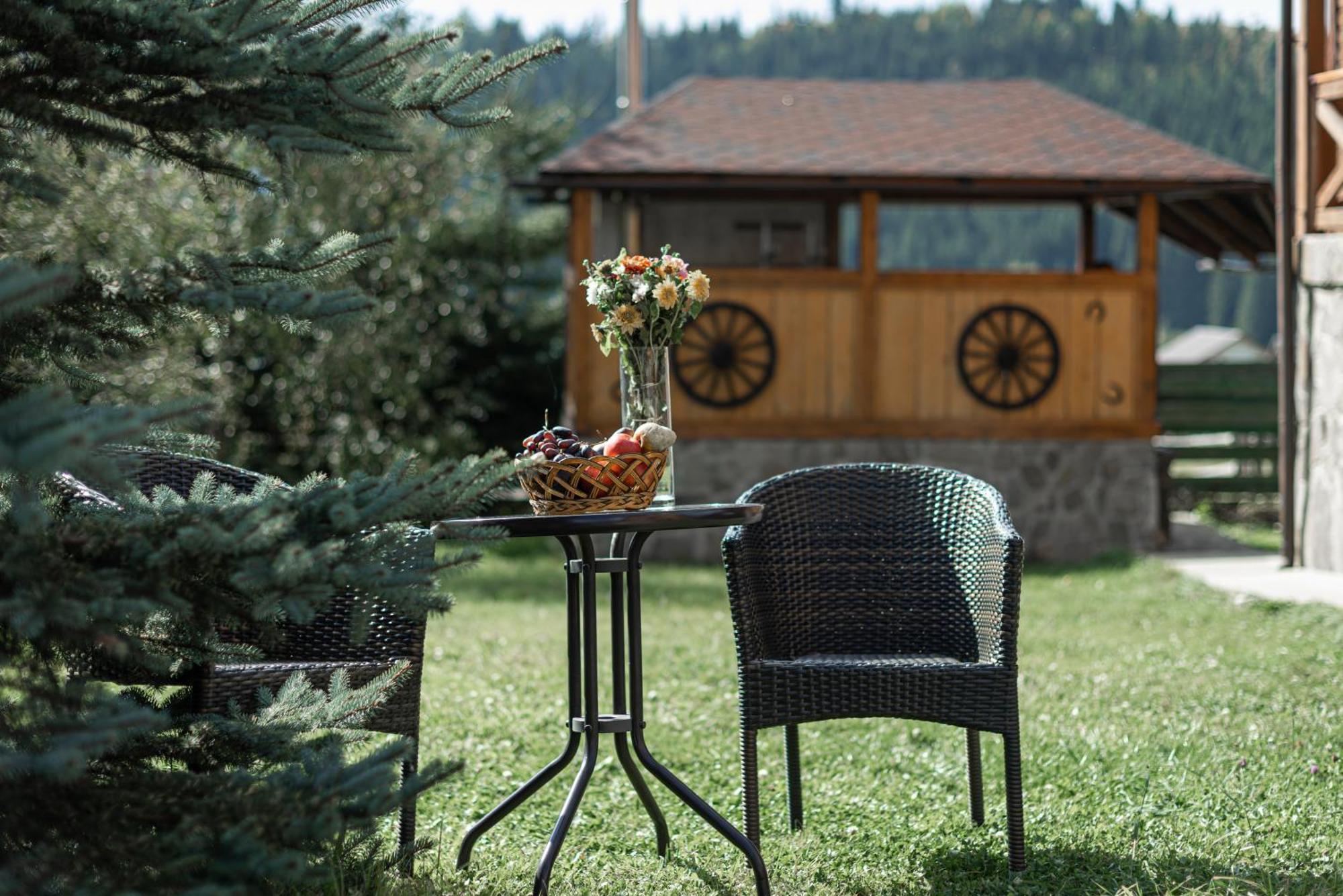 Hotel Aura Karpat Bukovel Esterno foto
