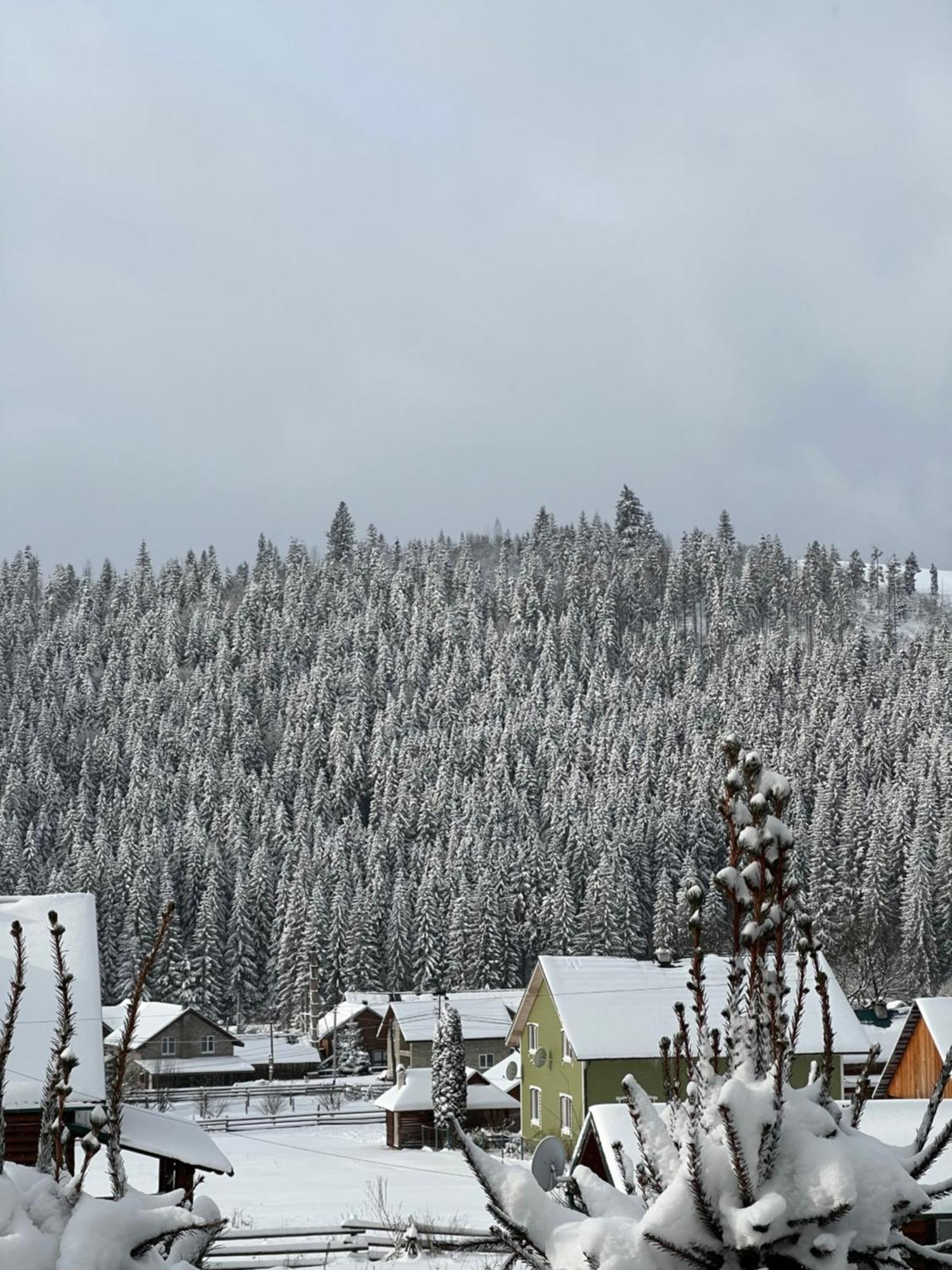 Hotel Aura Karpat Bukovel Esterno foto