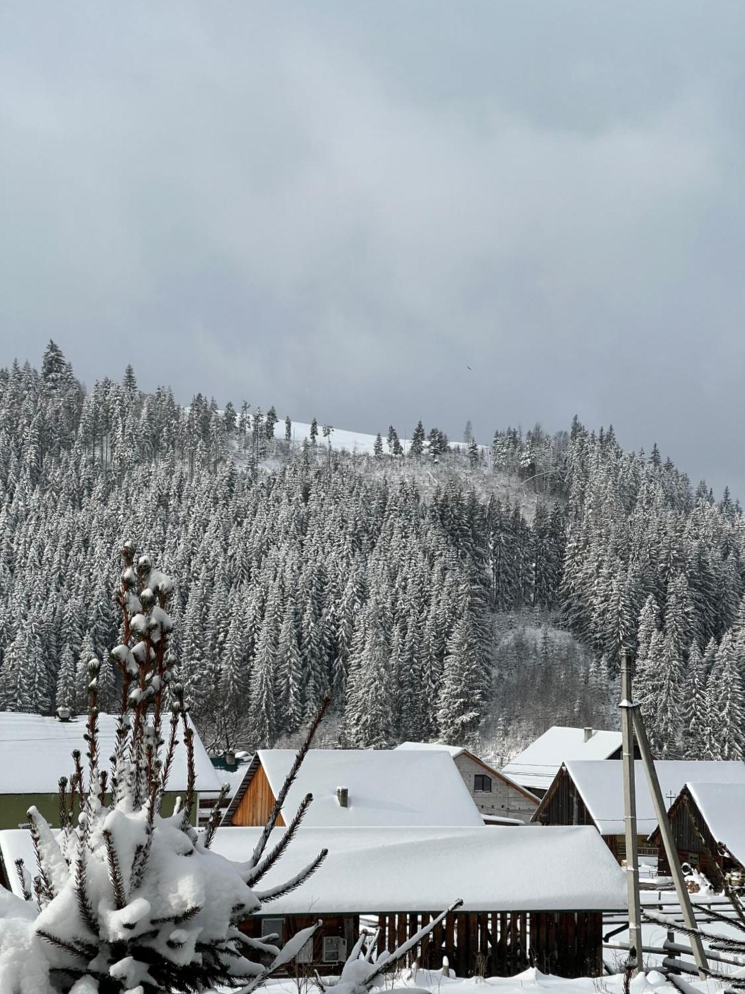 Hotel Aura Karpat Bukovel Esterno foto